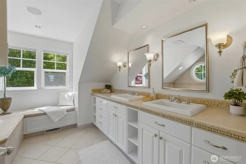 1352 14th Avenue Fox Island WA 98333