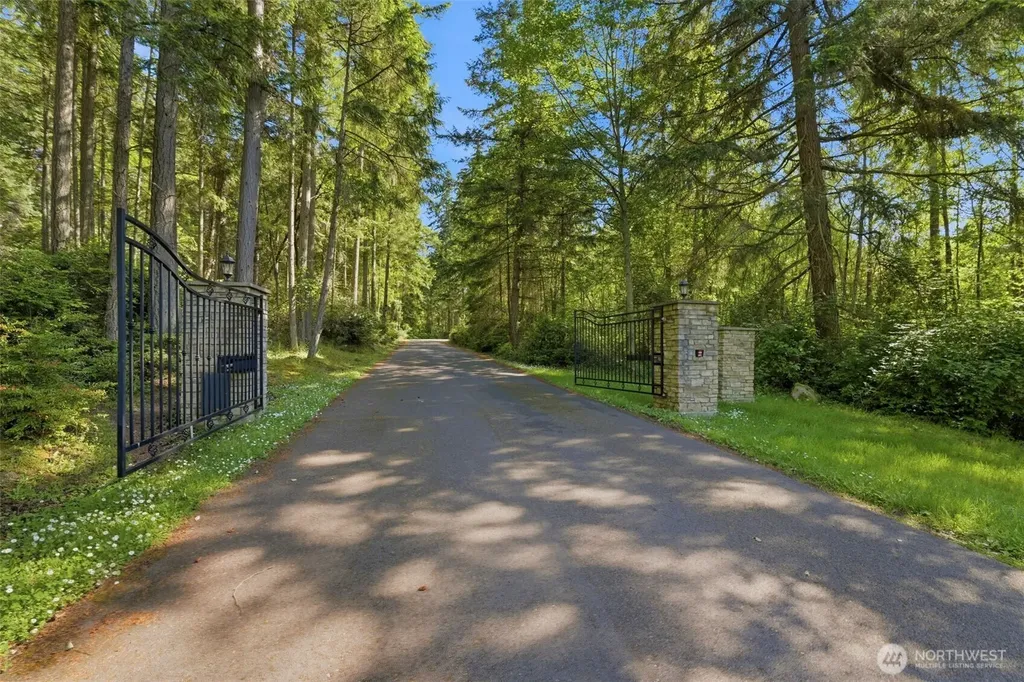 1352 14th Avenue Fox Island WA 98333