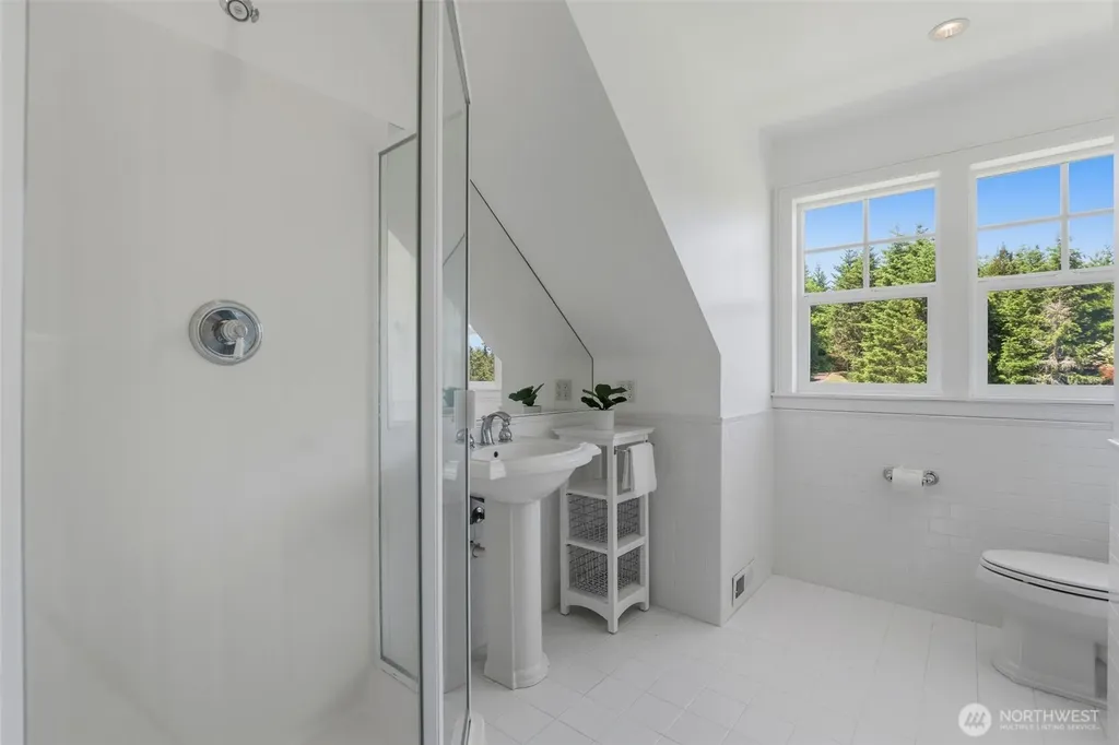 1352 14th Avenue Fox Island WA 98333