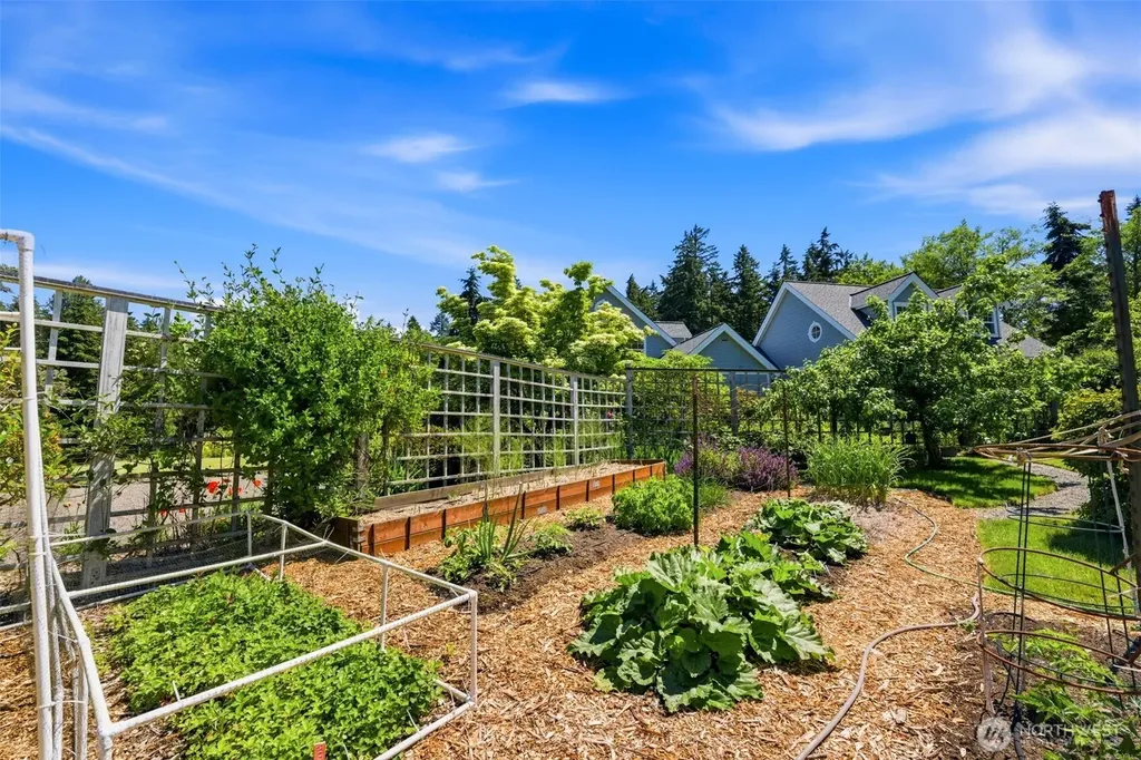 1352 14th Avenue Fox Island WA 98333
