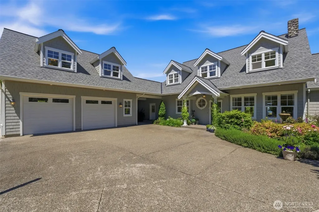 1352 14th Avenue Fox Island WA 98333