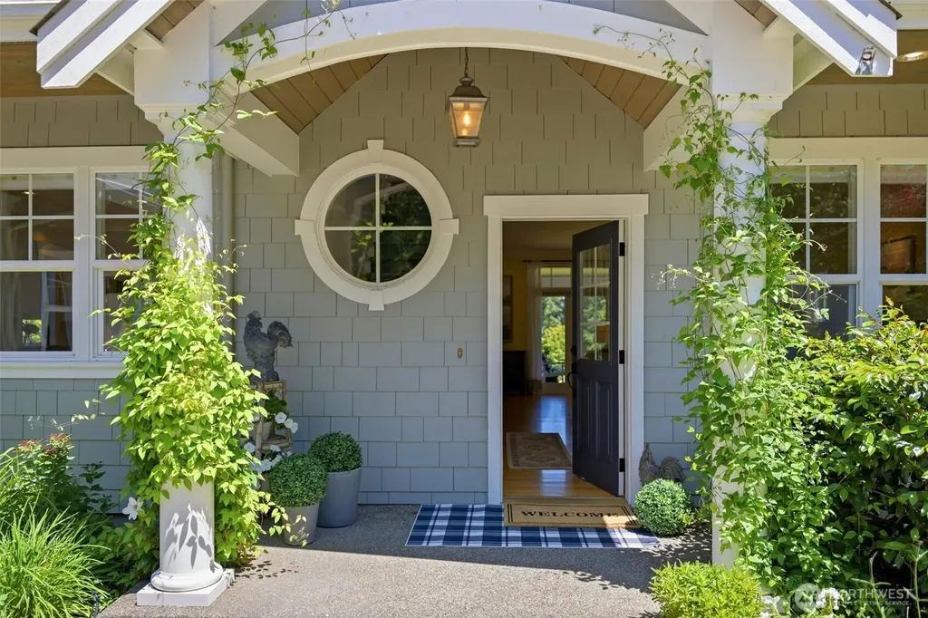 1352 14th Avenue Fox Island WA 98333