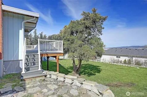 804 Sandstone Lane Camano Island WA 98282