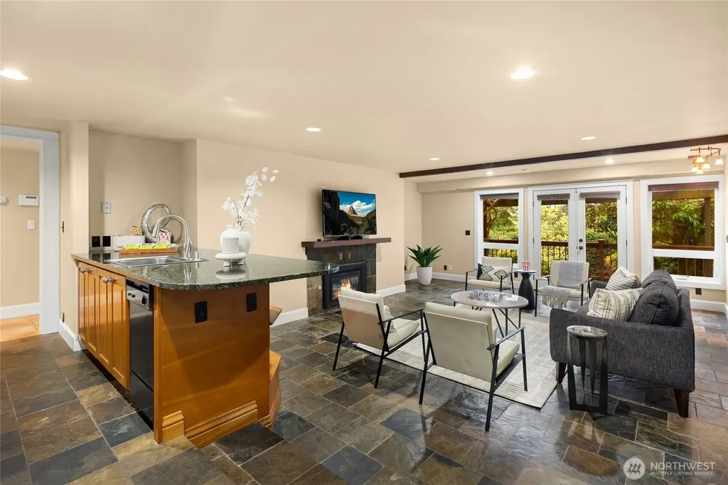 8619 NE 24th Street Clyde Hill WA 98004