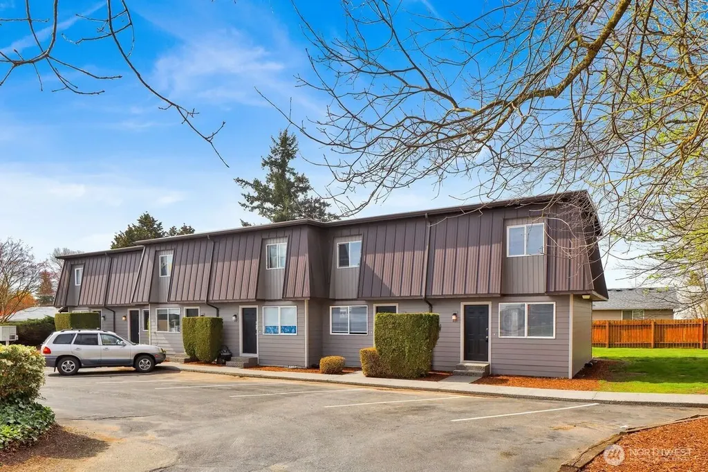 211 Maple Street Lynden WA 98264