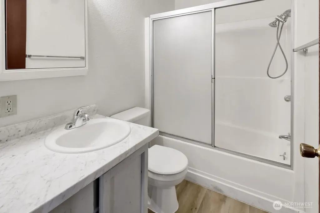 211 Maple Street Lynden WA 98264