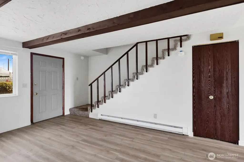 211 Maple Street Lynden WA 98264