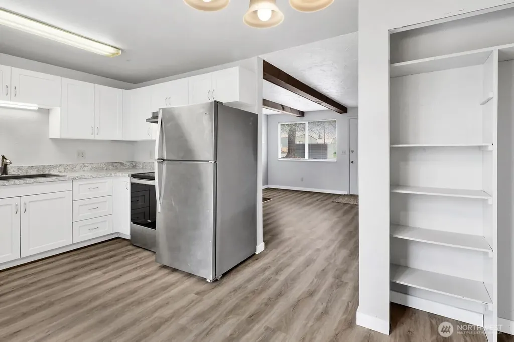 211 Maple Street Lynden WA 98264