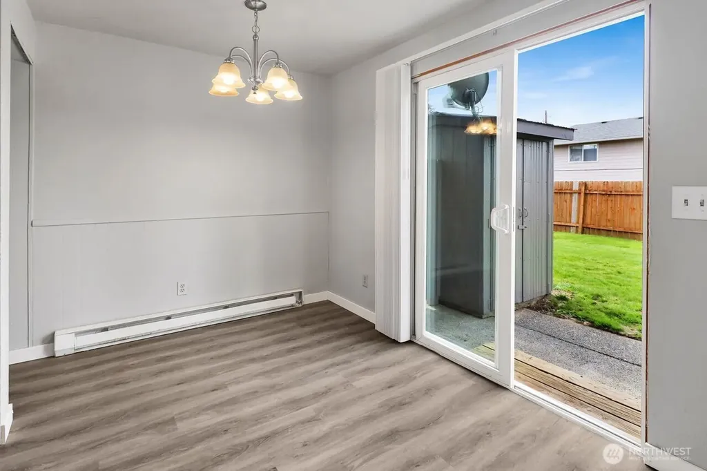 211 Maple Street Lynden WA 98264