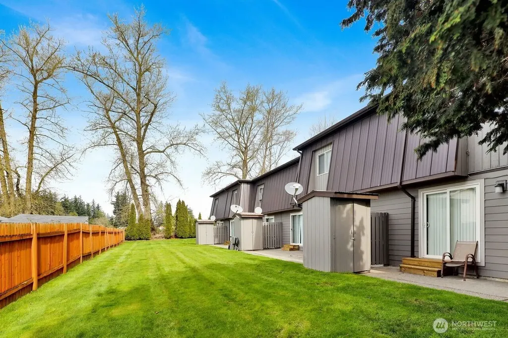 211 Maple Street Lynden WA 98264