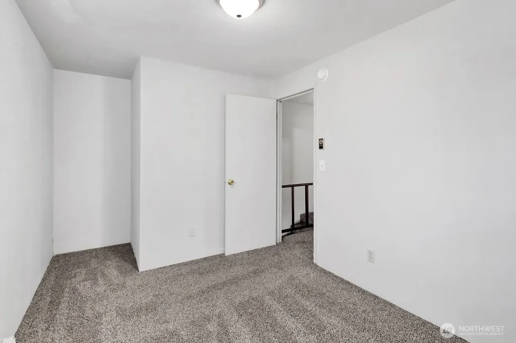 211 Maple Street Lynden WA 98264