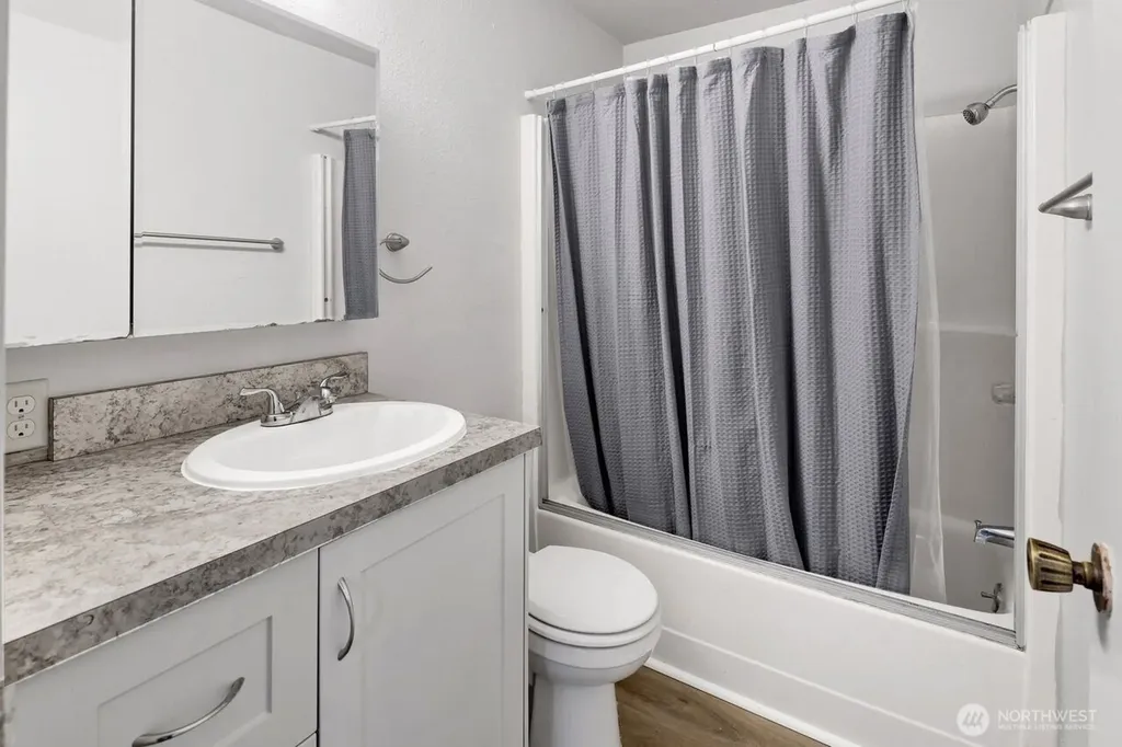 211 Maple Street Lynden WA 98264
