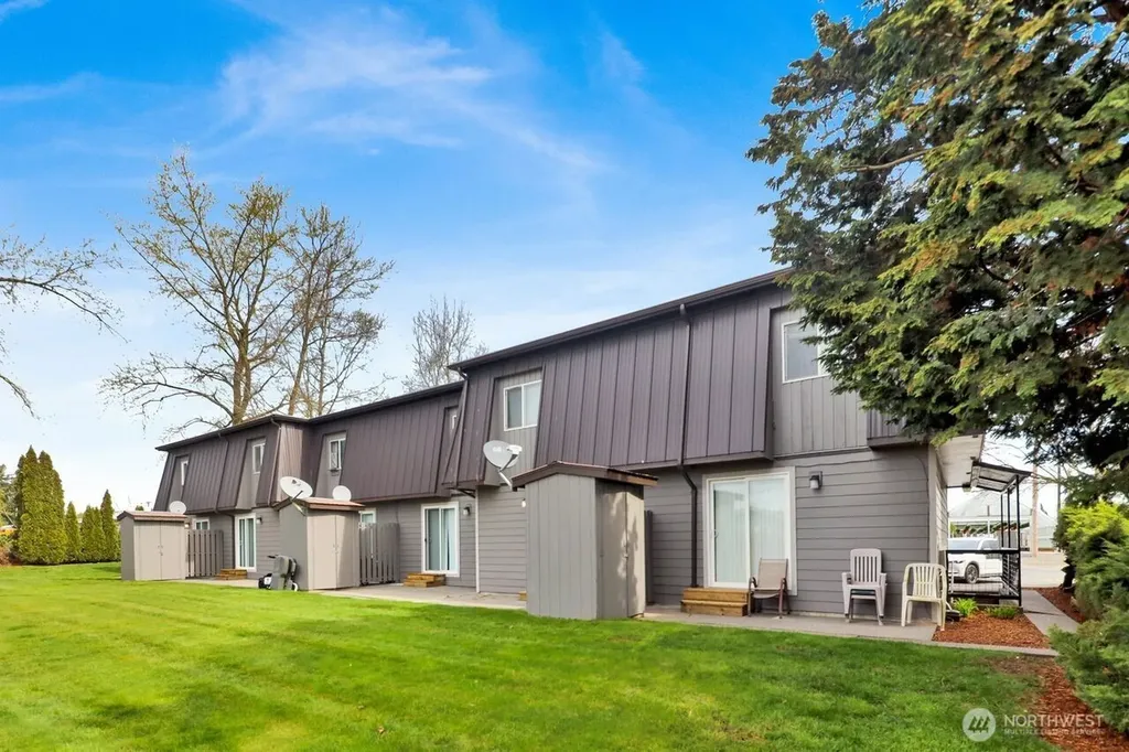 211 Maple Street Lynden WA 98264