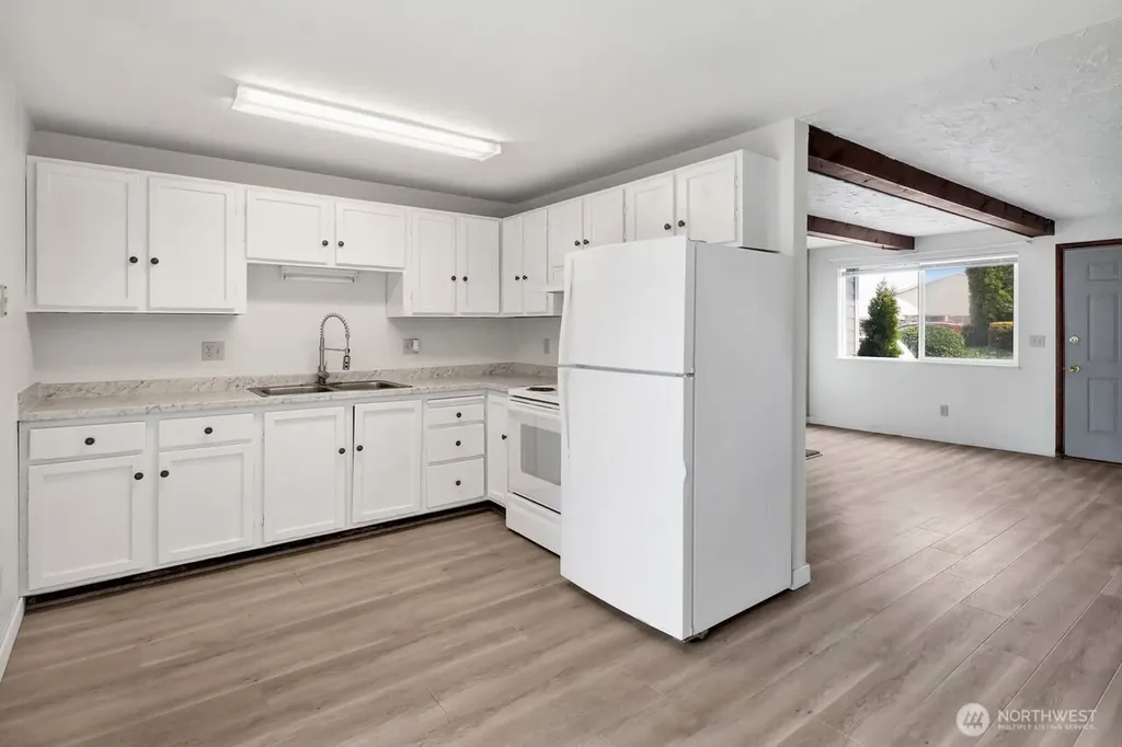 211 Maple Street Lynden WA 98264
