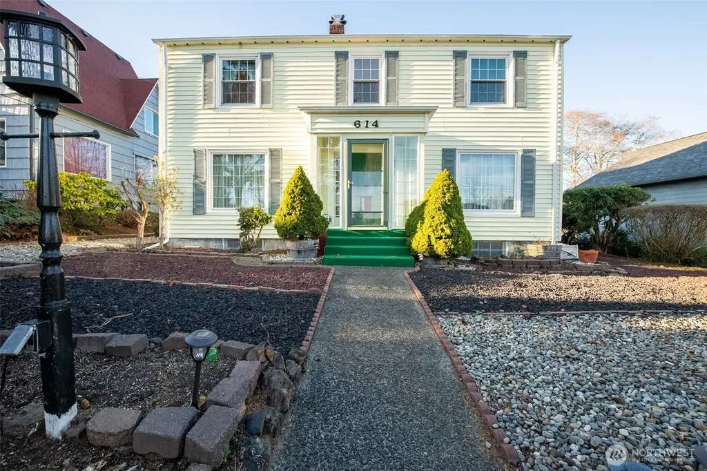 614 1st Avenue Aberdeen WA 98520