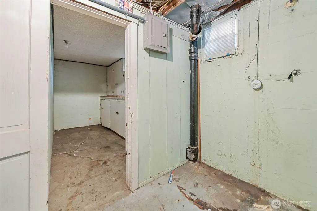614 1st Avenue Aberdeen WA 98520