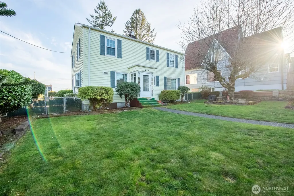 614 1st Avenue Aberdeen WA 98520