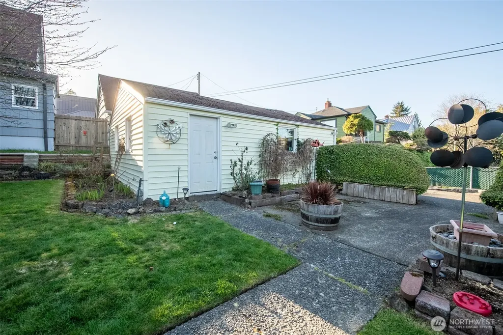 614 1st Avenue Aberdeen WA 98520
