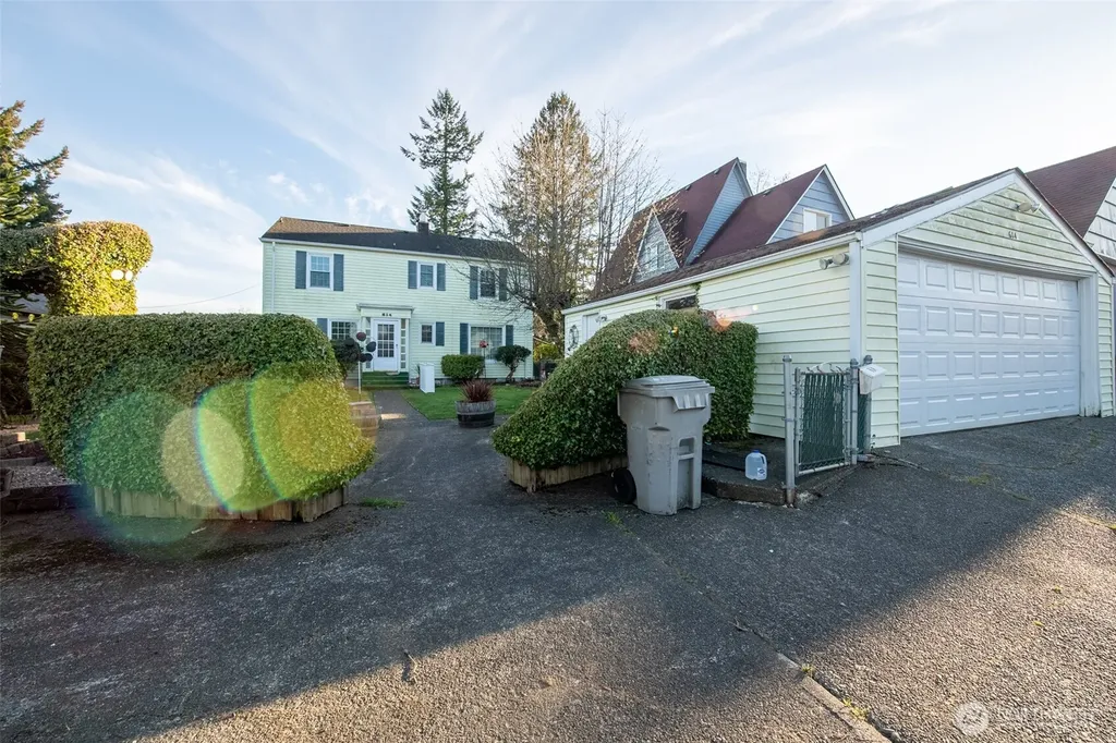 614 1st Avenue Aberdeen WA 98520