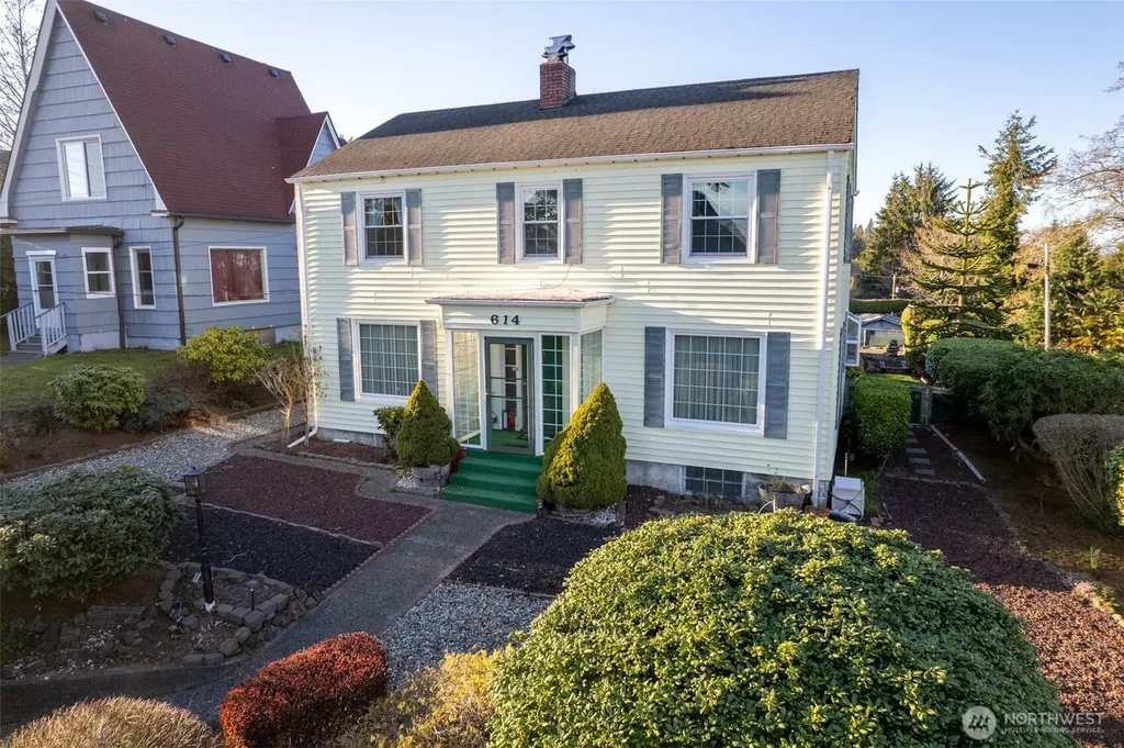 614 1st Avenue Aberdeen WA 98520