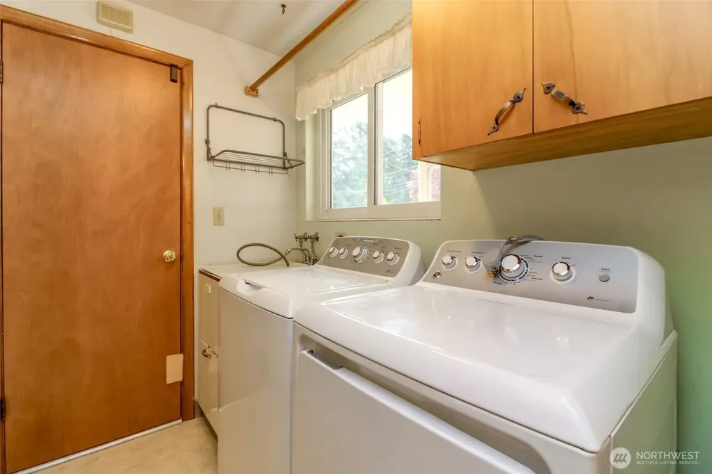327 Logger Court SE Lacey WA 98503