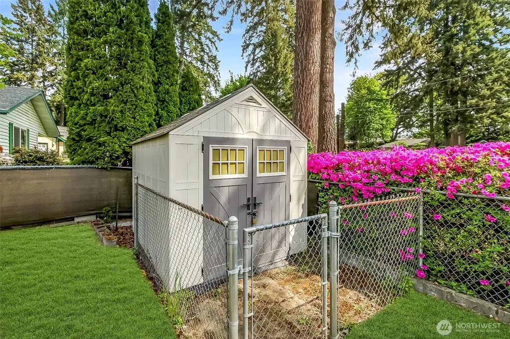 327 Logger Court SE Lacey WA 98503