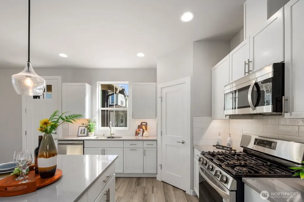 9836 6th Avenue SW Seattle WA 98106