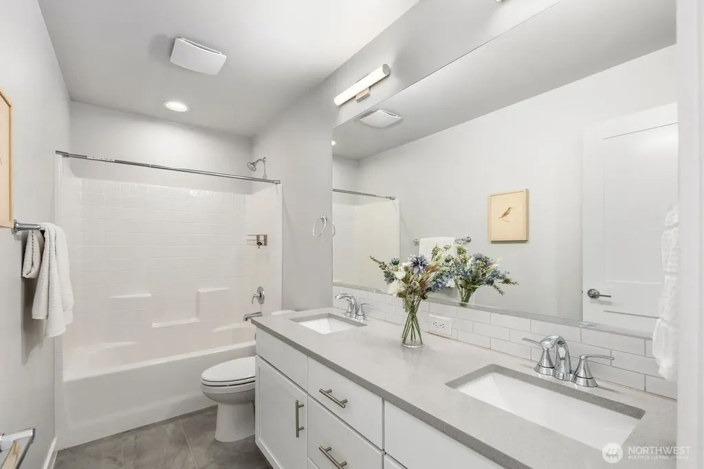 9836 6th Avenue SW Seattle WA 98106