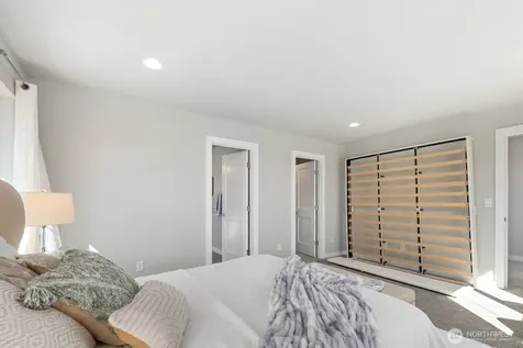 9836 6th Avenue SW Seattle WA 98106