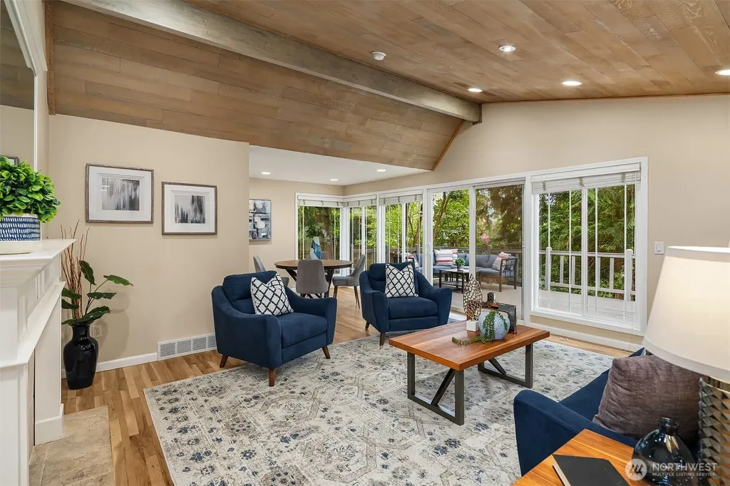 1516 184th Avenue NE Bellevue WA 98008