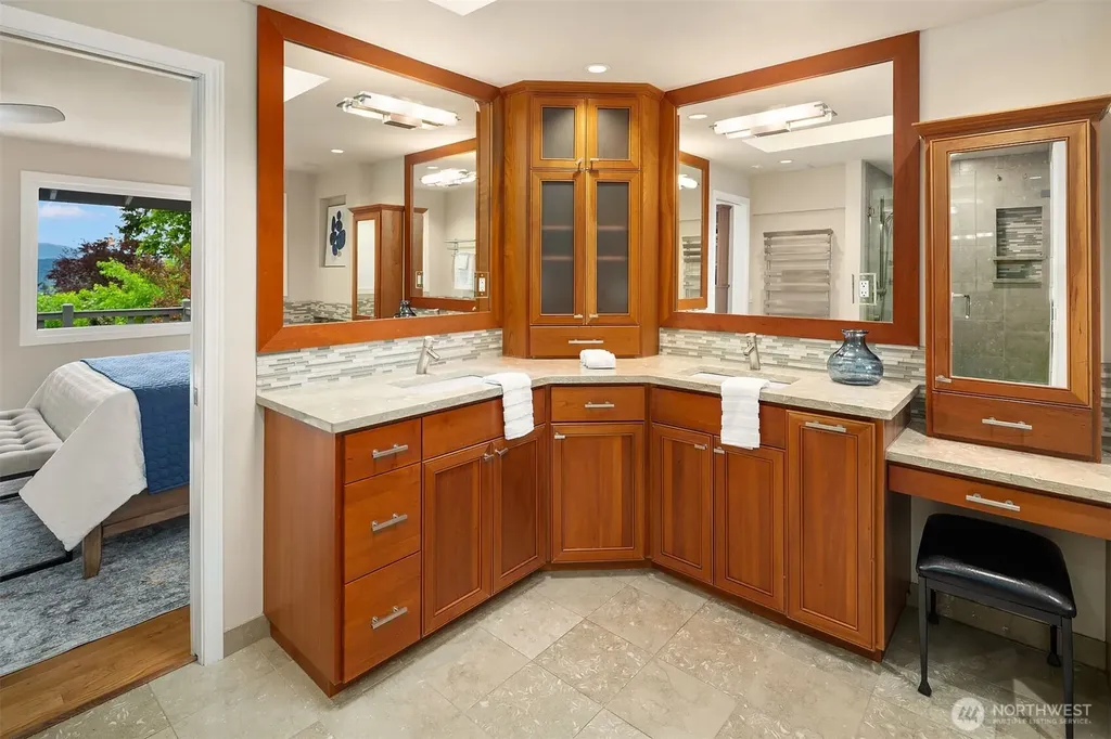 1516 184th Avenue NE Bellevue WA 98008