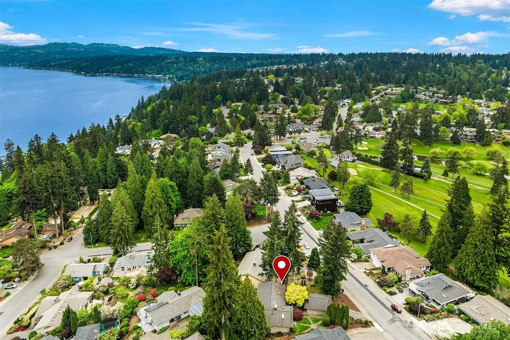 1516 184th Avenue NE Bellevue WA 98008