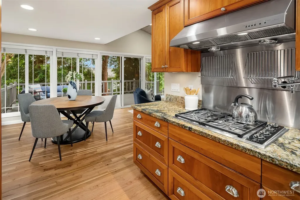 1516 184th Avenue NE Bellevue WA 98008
