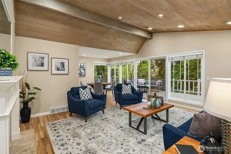 1516 184th Avenue NE Bellevue WA 98008