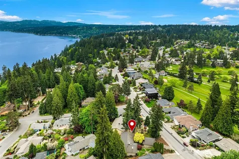 1516 184th Avenue NE Bellevue WA 98008