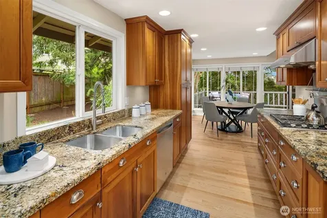 1516 184th Avenue NE Bellevue WA 98008