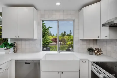 24422 SE 46th Court Sammamish WA 98029