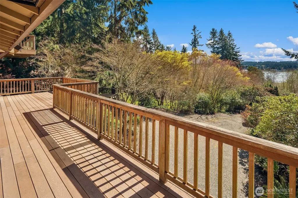 6625 Cromwell Beach Drive NW Gig Harbor WA 98335