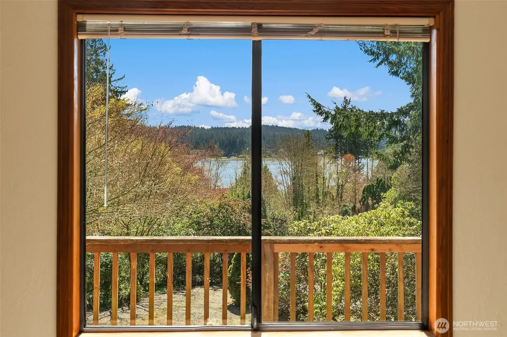 6625 Cromwell Beach Drive NW Gig Harbor WA 98335