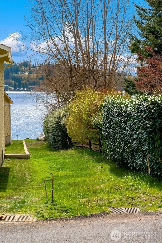6625 Cromwell Beach Drive NW Gig Harbor WA 98335