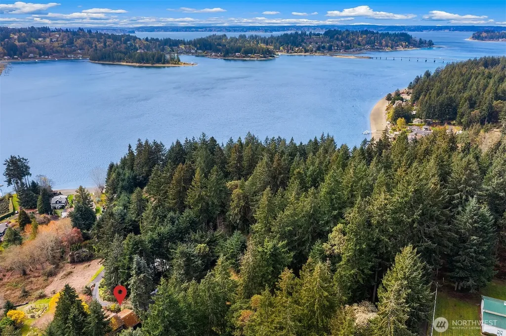 6625 Cromwell Beach Drive NW Gig Harbor WA 98335