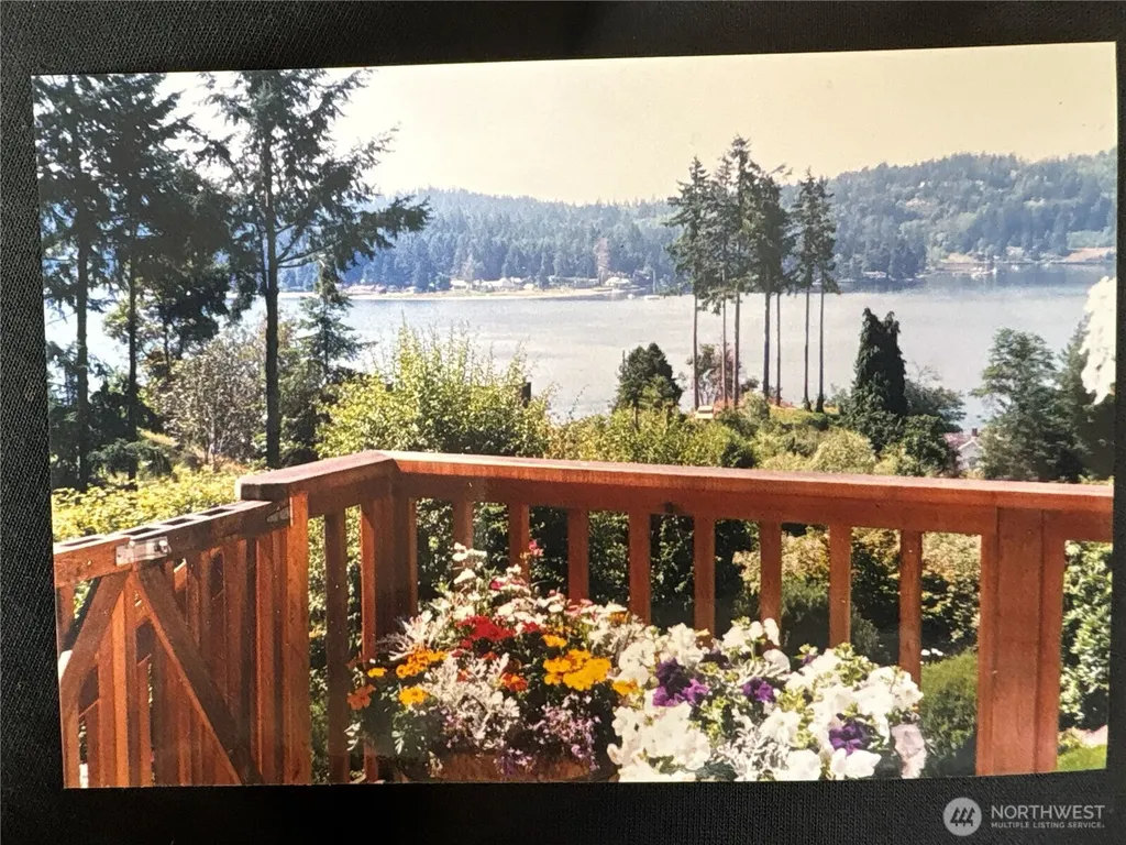 6625 Cromwell Beach Drive NW Gig Harbor WA 98335