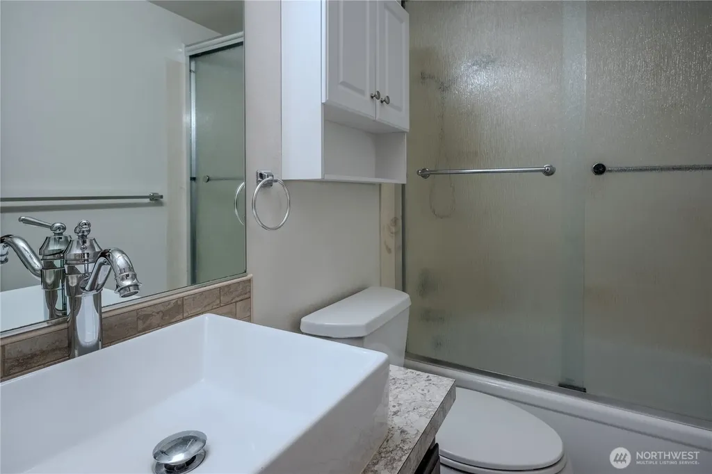 9904 NE 124th Street Kirkland WA 98034
