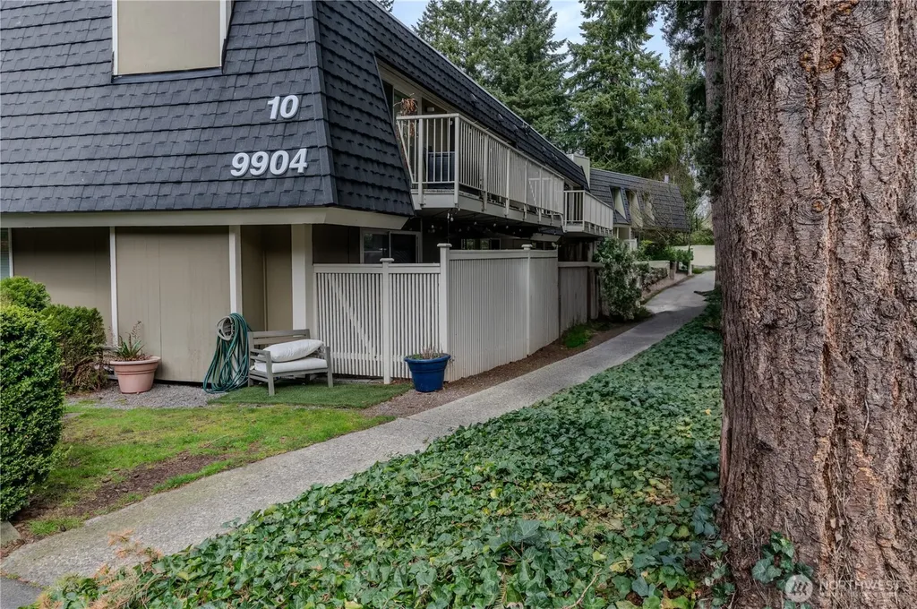 9904 NE 124th Street Kirkland WA 98034