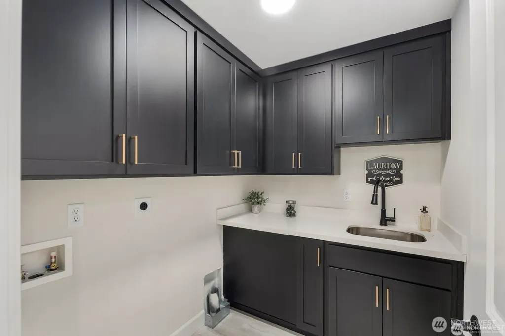 1409 60th Avenue NE Tacoma WA 98422