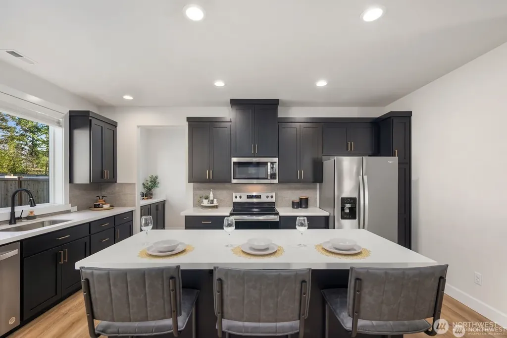 1409 60th Avenue NE Tacoma WA 98422