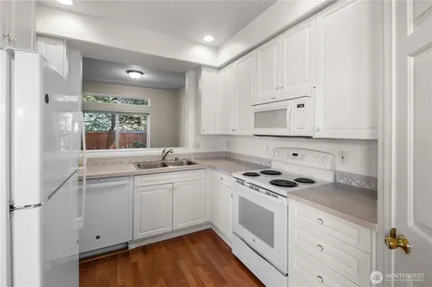 608 Chelan Place NE Renton WA 98059