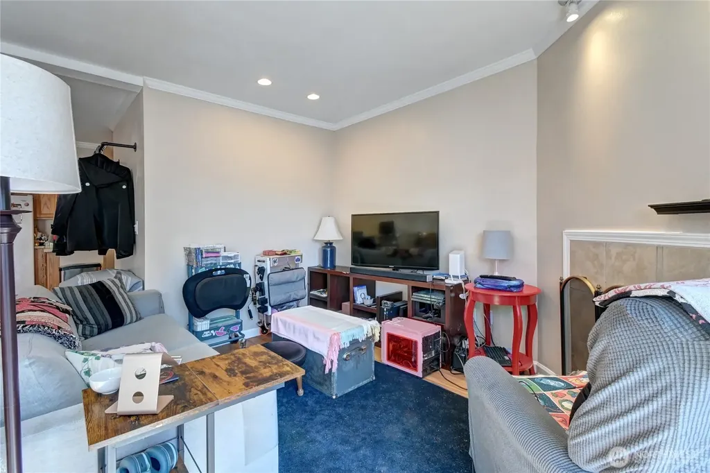 8823 Holly Drive Everett WA 98208