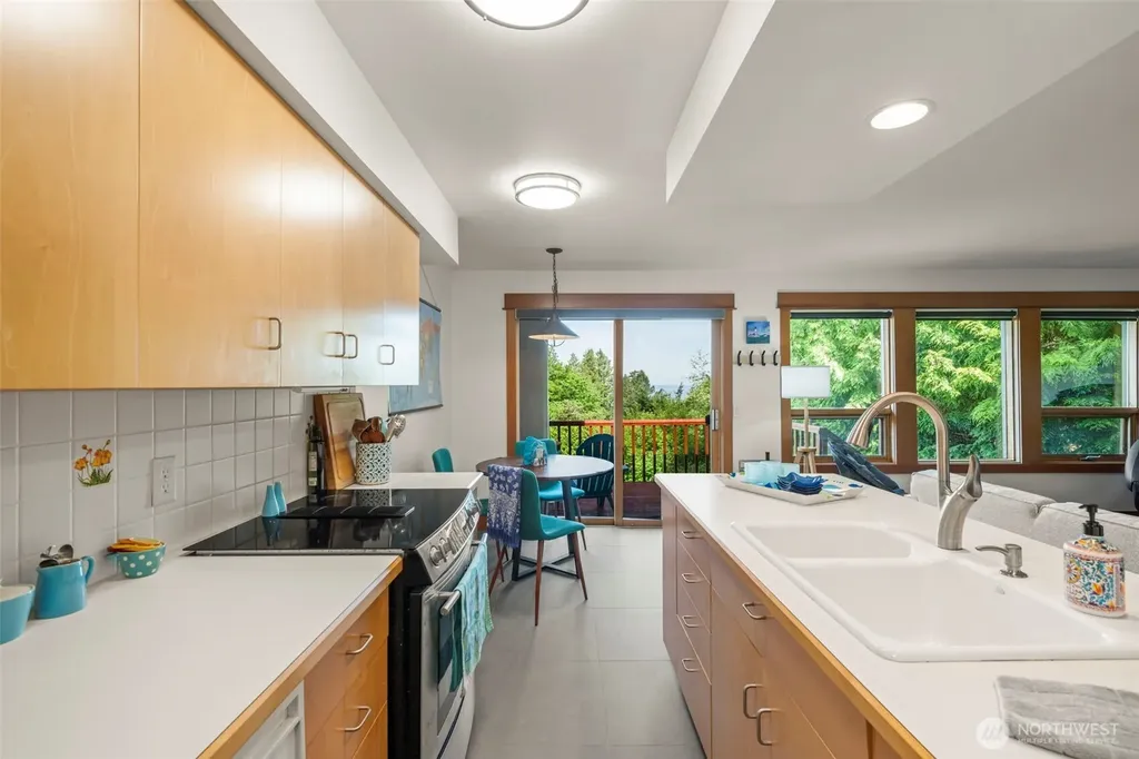 532 Whitecap Road Bellingham WA 98229