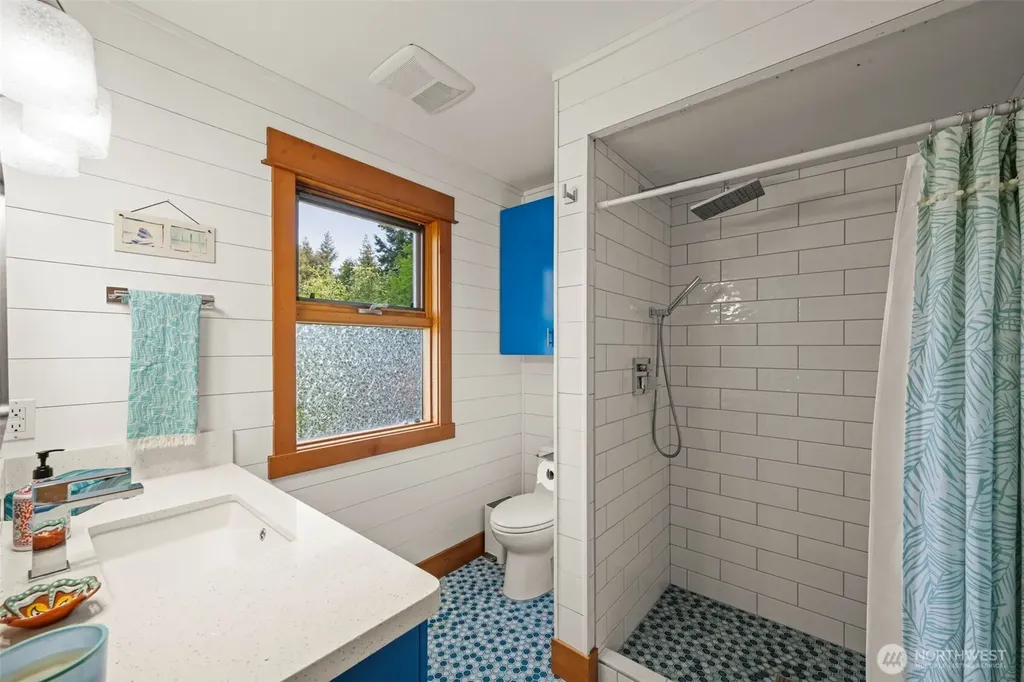 532 Whitecap Road Bellingham WA 98229